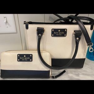 Kate Spade♠️ Cream and Black Purse/Wallet